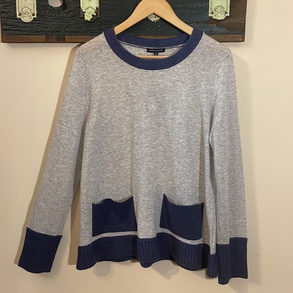 Robert Kitchen Light Knit Grey Front Pocket Sweater Size Medium - Picture 9 of 13